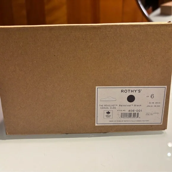 BNIB Rothy’s ReVelvet Clogs Black - Picture 4 of 8